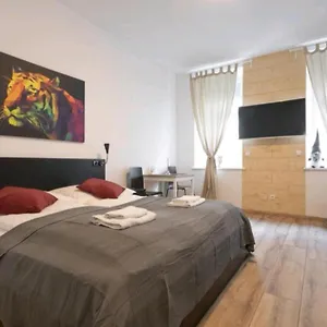 Apartment, Modern Und Neu Renoviert Viena