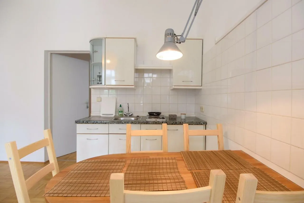 Vienna Living Apartments - Saulengasse 0*,